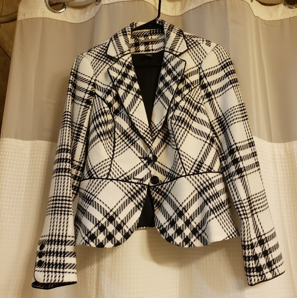 White house black market cropped Blazer